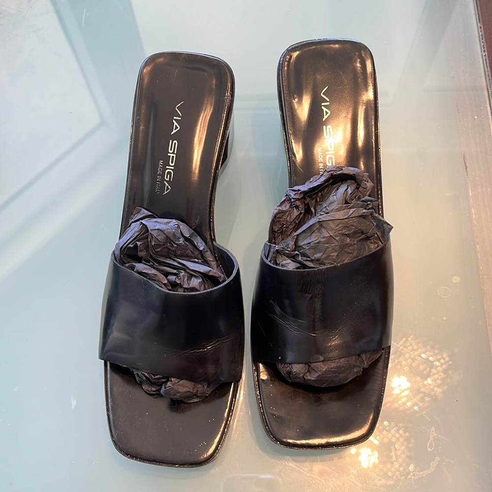 Woman’s via Spiga shoes size 9 1/2 black